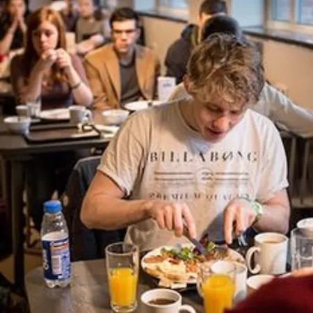 كلينك نورد هوستل بيت شباب