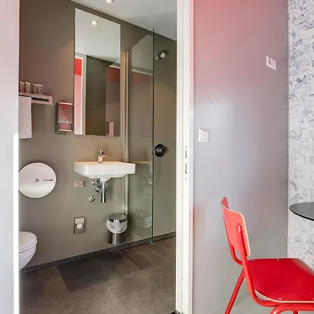 Clinknoord Hostel *